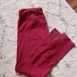 Lululemon size 8 red leggings cropped